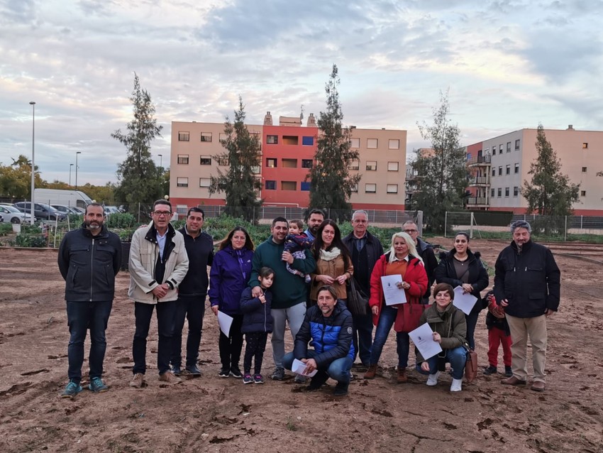 El Ayuntamiento entrega las llaves de diez nuevos huertos urbanos en la Reva