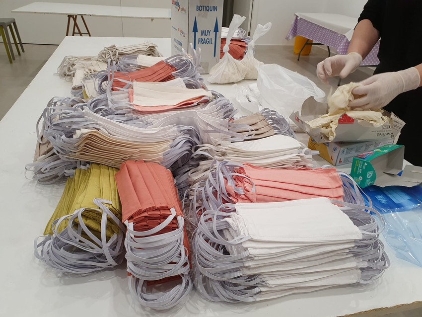 Noventa voluntarias concluyen la confecci�n de 45.000 mascarillas para la poblaci�n de Riba-roja