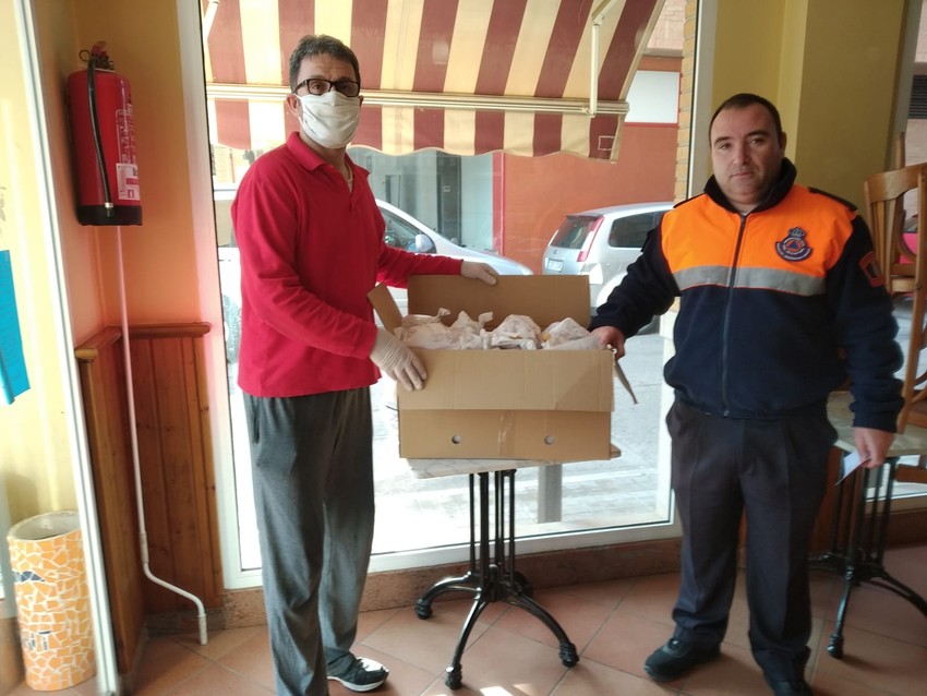 Noventa voluntarias concluyen la confeccin de 45.000 mascarillas para la poblacin de Riba-roja