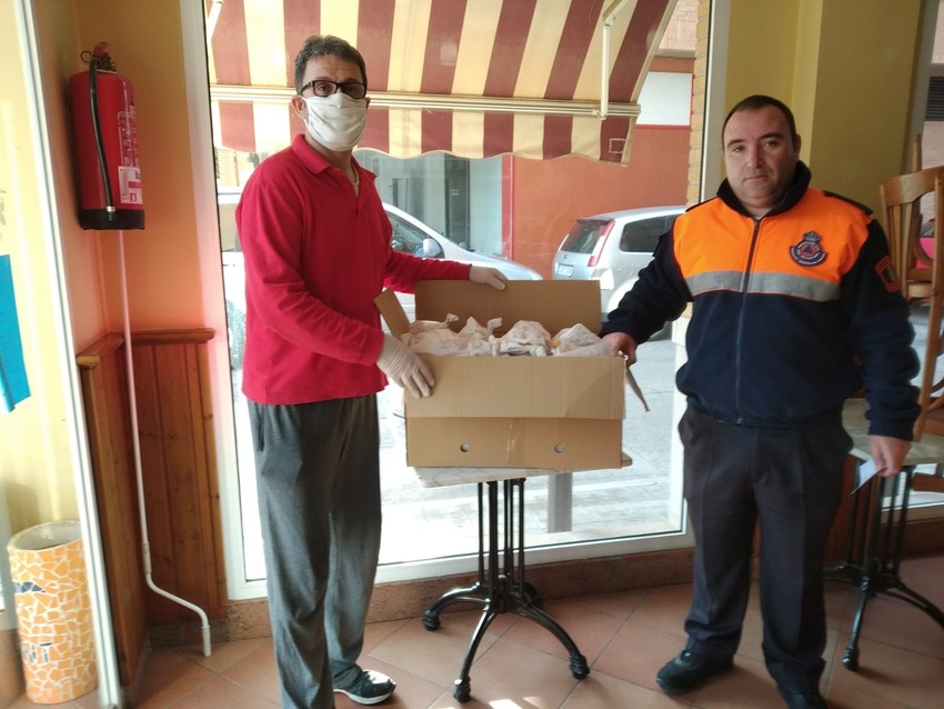Noventa voluntarias concluyen la confecci�n de 45.000 mascarillas para la poblaci�n de Riba-roja