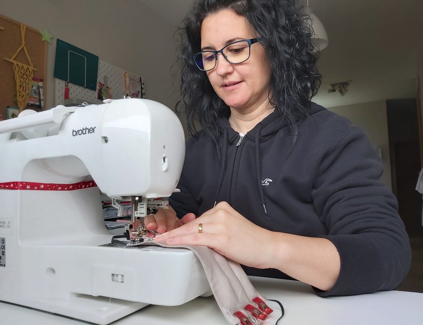Noventa voluntarias concluyen la confecci�n de 45.000 mascarillas para la poblaci�n de Riba-roja