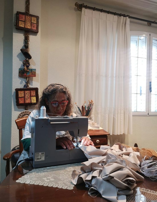 Noventa voluntarias concluyen la confecci�n de 45.000 mascarillas para la poblaci�n de Riba-roja