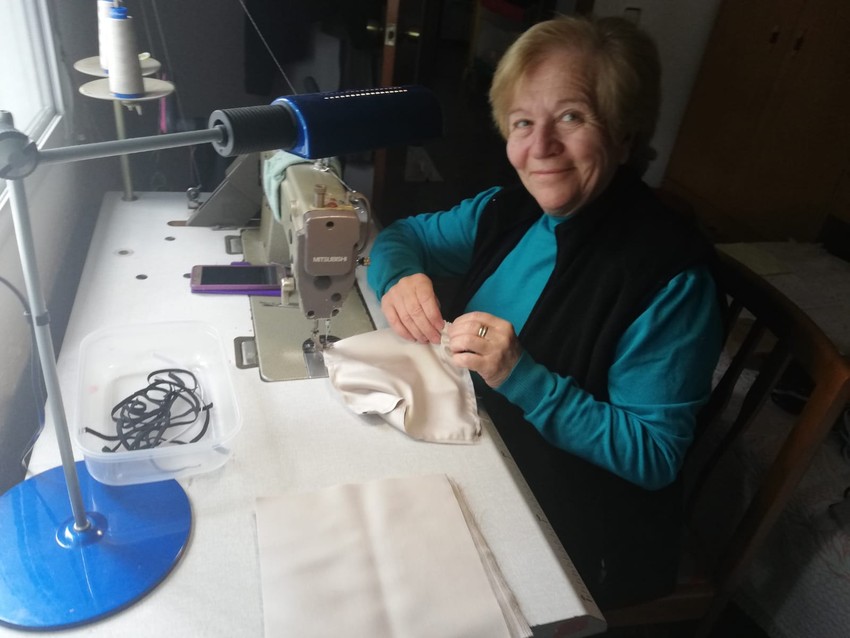 Noventa voluntarias concluyen la confecci�n de 45.000 mascarillas para la poblaci�n de Riba-roja