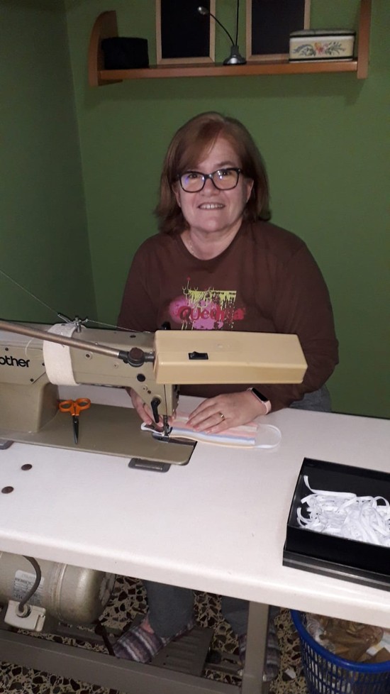 Noventa voluntarias concluyen la confecci�n de 45.000 mascarillas para la poblaci�n de Riba-roja