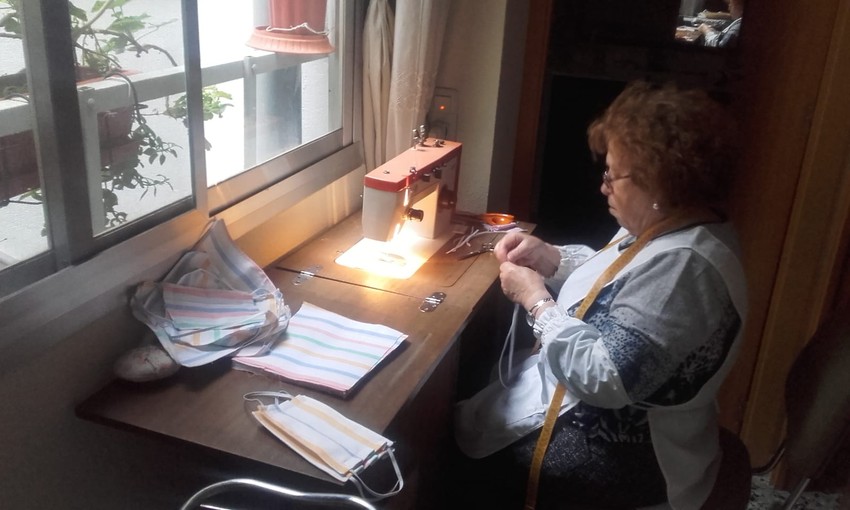 Noventa voluntarias concluyen la confecci�n de 45.000 mascarillas para la poblaci�n de Riba-roja