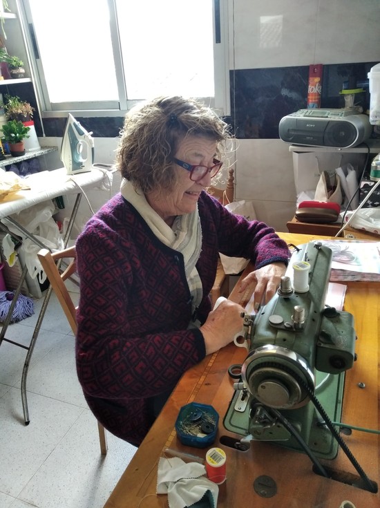 Noventa voluntarias concluyen la confecci�n de 45.000 mascarillas para la poblaci�n de Riba-roja