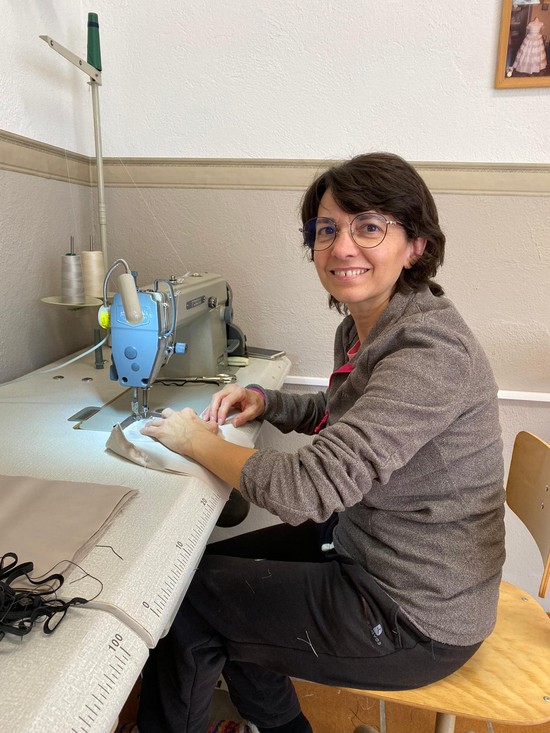 Noventa voluntarias concluyen la confecci�n de 45.000 mascarillas para la poblaci�n de Riba-roja