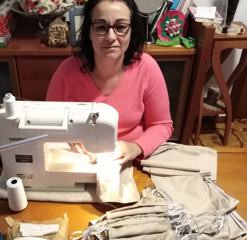 Noventa voluntarias concluyen la confecci�n de 45.000 mascarillas para la poblaci�n de Riba-roja