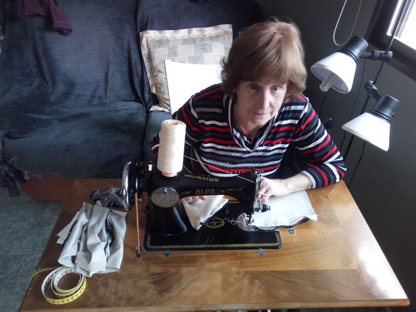 Noventa voluntarias concluyen la confecci�n de 45.000 mascarillas para la poblaci�n de Riba-roja