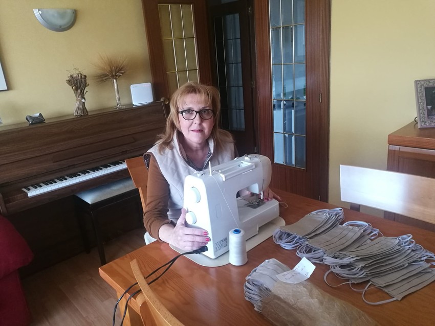 Noventa voluntarias concluyen la confecci�n de 45.000 mascarillas para la poblaci�n de Riba-roja