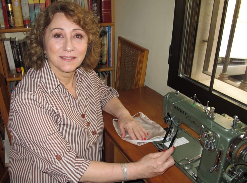 Noventa voluntarias concluyen la confecci�n de 45.000 mascarillas para la poblaci�n de Riba-roja