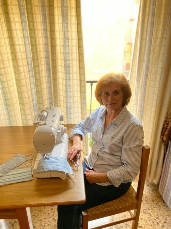 Noventa voluntarias concluyen la confecci�n de 45.000 mascarillas para la poblaci�n de Riba-roja