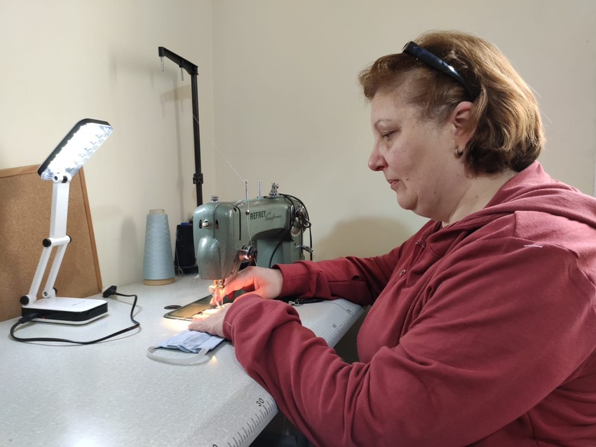 Noventa voluntarias concluyen la confecci�n de 45.000 mascarillas para la poblaci�n de Riba-roja