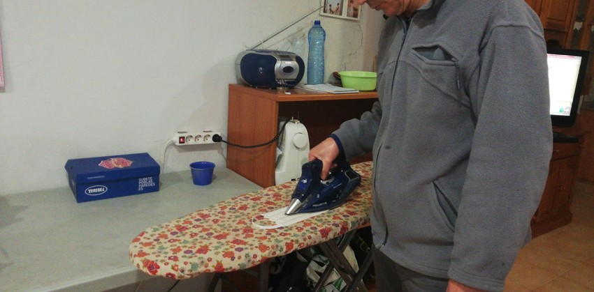 Noventa voluntarias concluyen la confecci�n de 45.000 mascarillas para la poblaci�n de Riba-roja