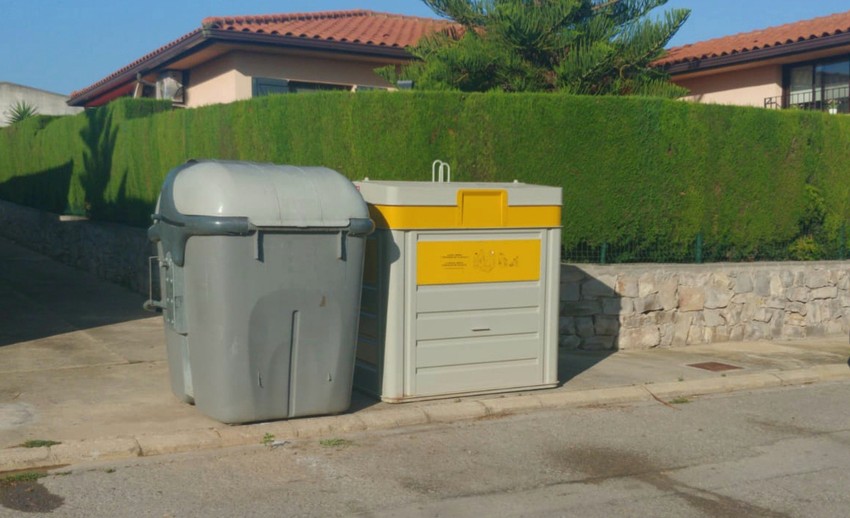 Riba-roja instala 45 nuevos contenedores de reciclaje de plástico y cartón para cubrir las demandas de los vecinos