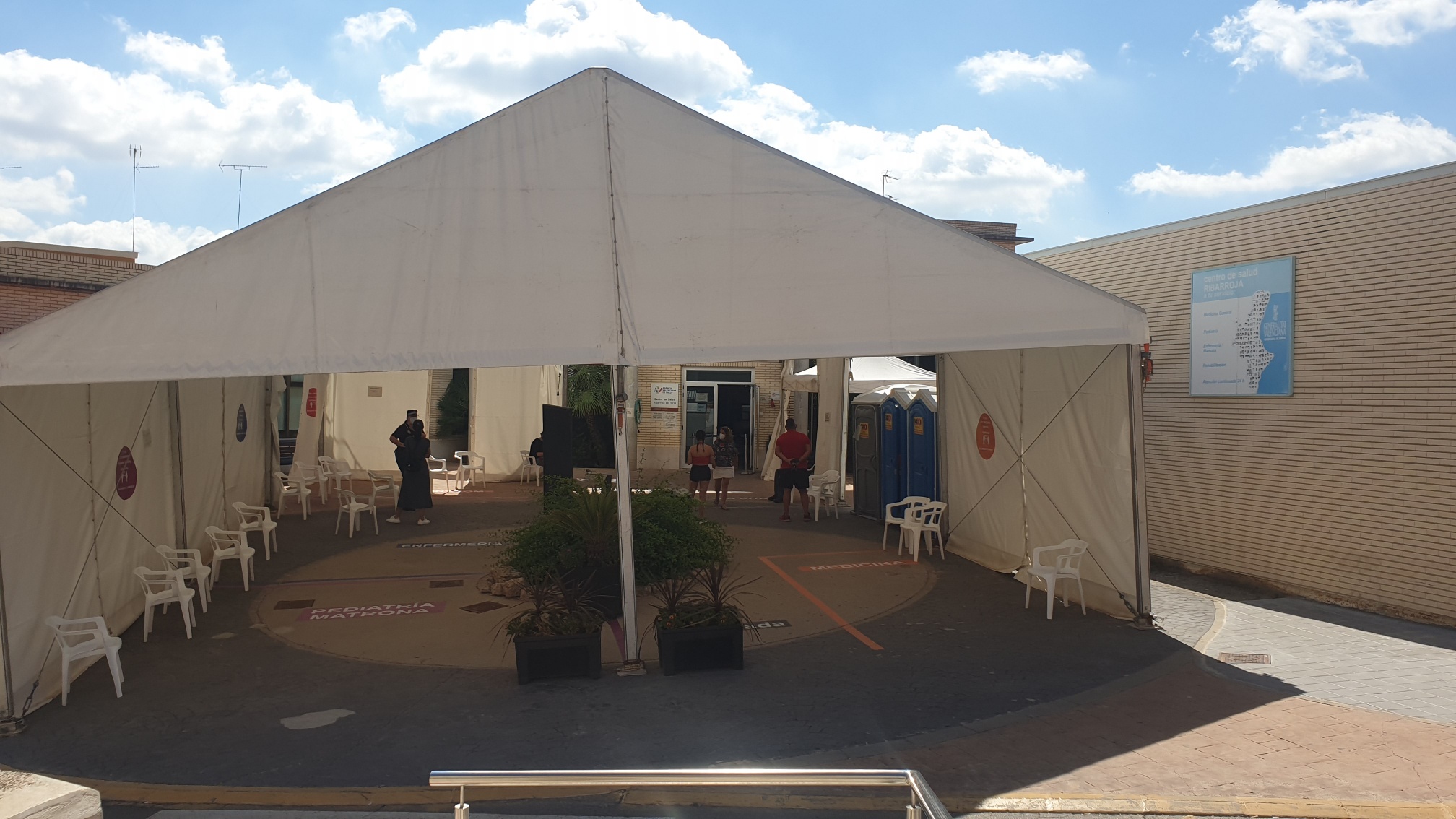 El Hospital de Manises accede a las peticiones del Ayuntamiento de Riba-roja y asigna un m�dico, dos enfermeras y dos administrativos m�s al centro de salud