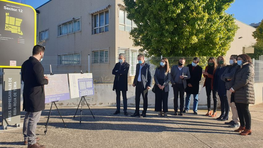 El �rea industrial de Riba-roja estar� conectada a partir de enero con bus a trav�s del servicio lanzadera que unir� Valencia con los pol�gonos de La Reva y l'Oliveral