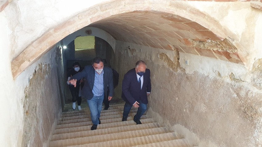 Riba-roja recupera la torre �rab del segle XI com a atractiu tur�stic i retorna l'esplendor al seu entorn