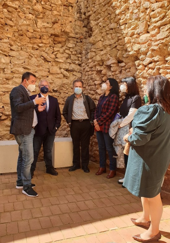 Riba-roja recupera la torre �rab del segle XI com a atractiu tur�stic i retorna l'esplendor al seu entorn