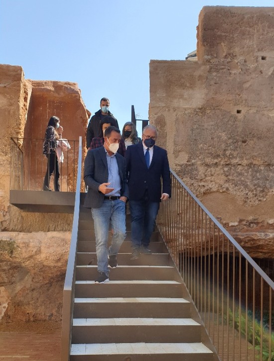 Riba-roja recupera la torre �rab del segle XI com a atractiu tur�stic i retorna l'esplendor al seu entorn