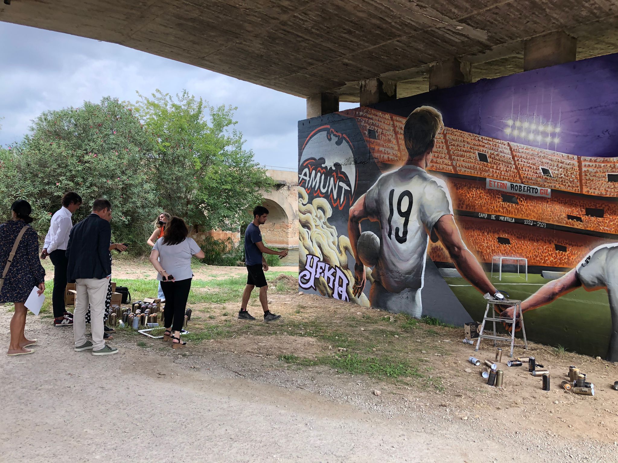 Riba-roja ya cuenta con su mural de la I edición de la Ruta de Arte Urbano del Valencia CF