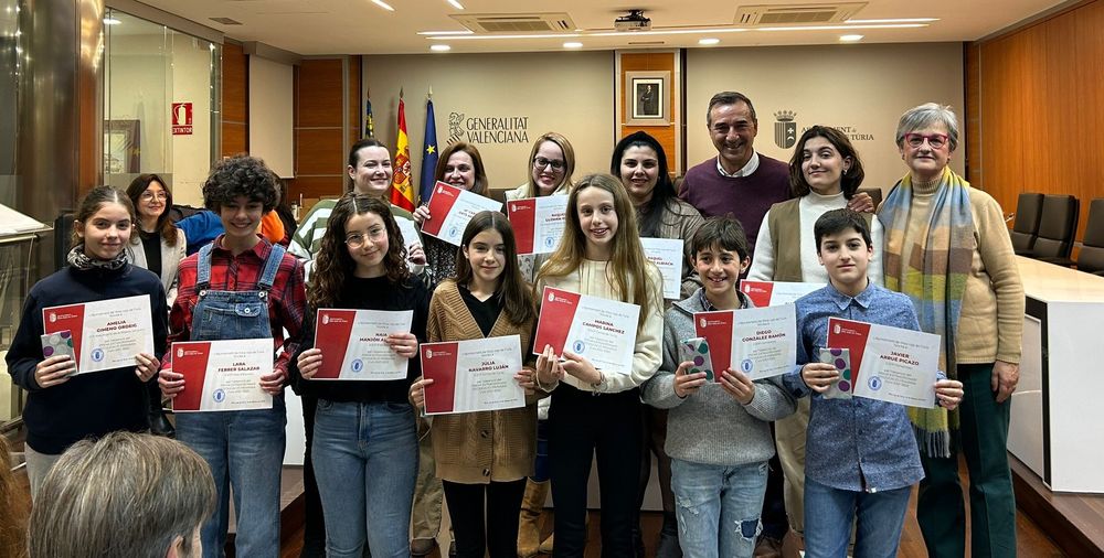 Riba-roja de Tria felicita 11 alumnes de primria, secundria i graus formatius pels seus expedients acadmics del curs 2021-2022