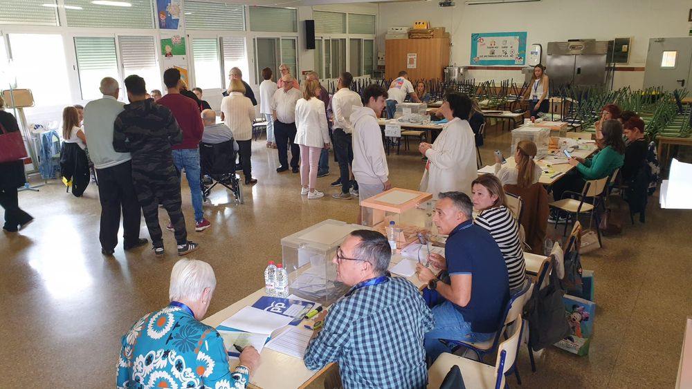 Riba-roja de Tria acondiciona tres locales electorales para evitar las altas temperaturas previstas durante el prximo domingo