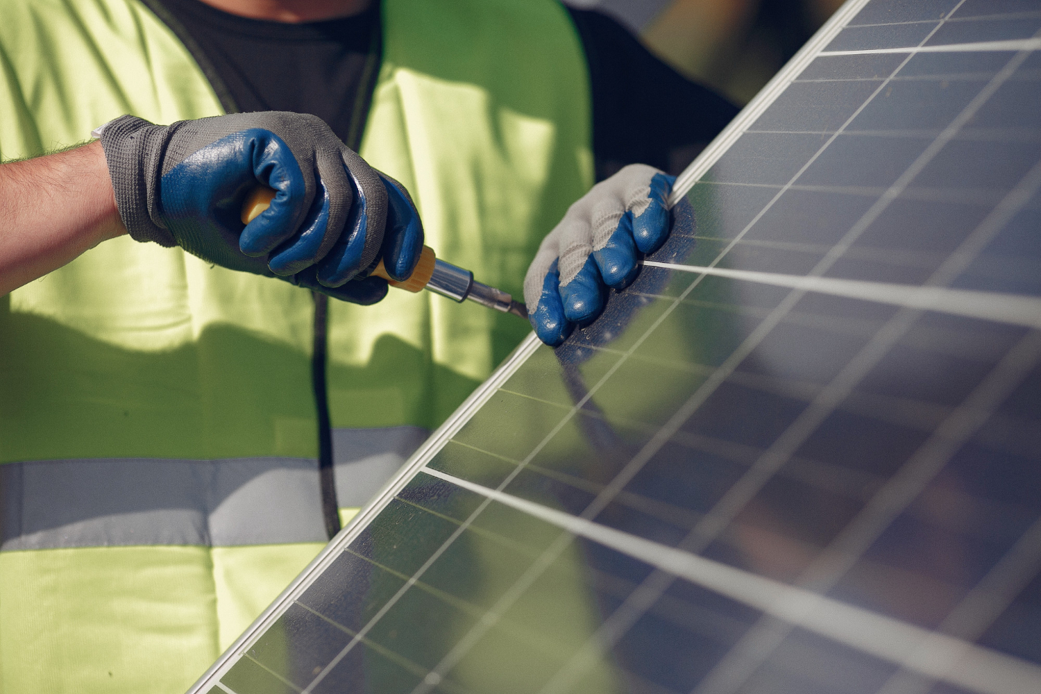 Riba-roja distribueix 64.994 euros en subvencions pbliques per a finanar la installaci de panells solars en les llars
