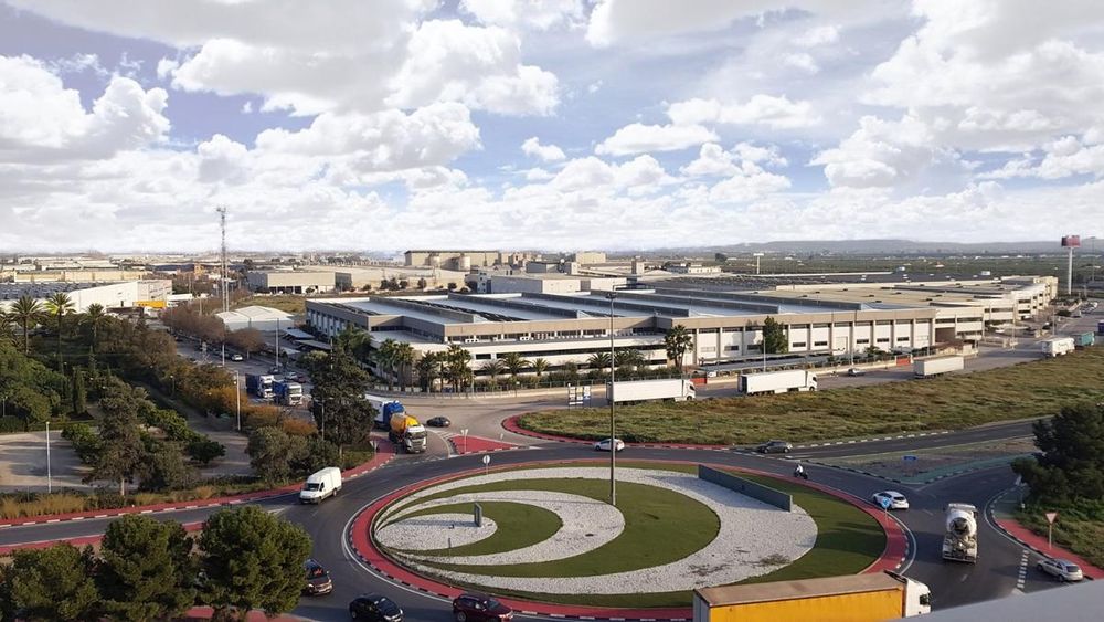 Riba-roja de Tria solicita a Correos que instale unas oficinas de atencin pblica en los polgonos industriales que responda a las necesidades de las empresas