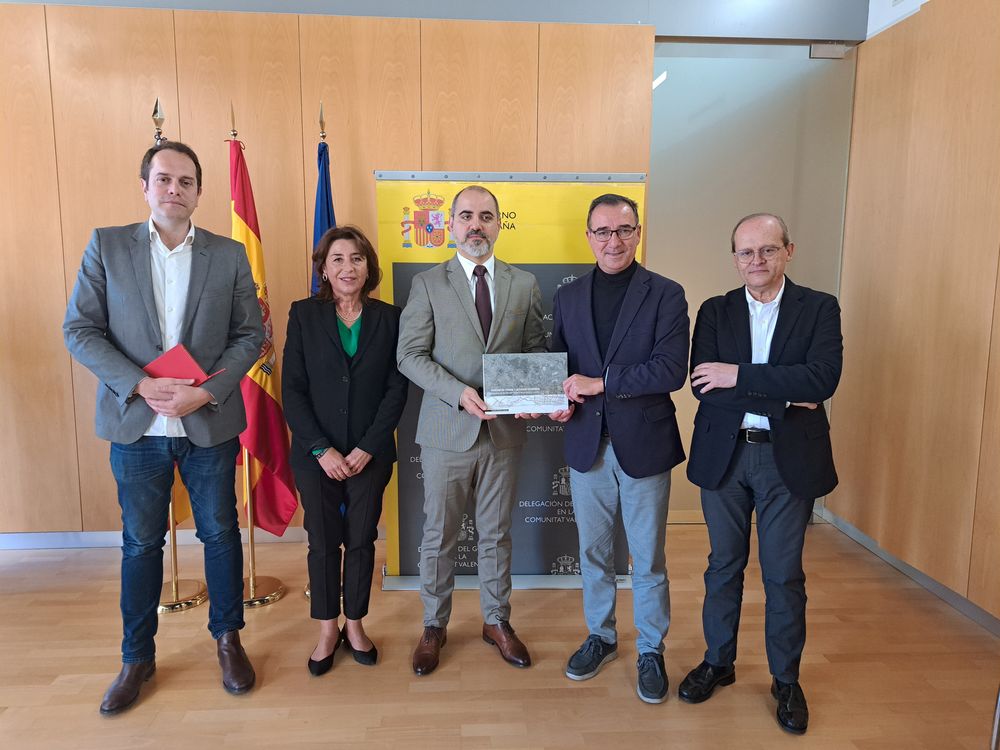 Los municipios de la A3 trasladan al Gobierno la necesidad de construir una radial perimetral paralela a la autov�a que evite la congesti�n de tr�fico