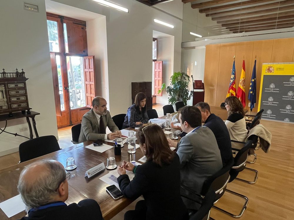 Los municipios de la A3 trasladan al Gobierno la necesidad de construir una radial perimetral paralela a la autov�a que evite la congesti�n de tr�fico