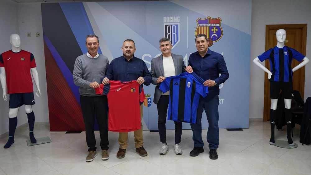El ftbol en Riba-roja suea unido: La fusin del CD Racing y Ribarroja CF ya es una realidad
