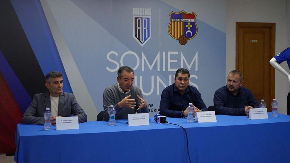 El ftbol en Riba-roja suea unido: La fusin del CD Racing y Ribarroja CF ya es una realidad