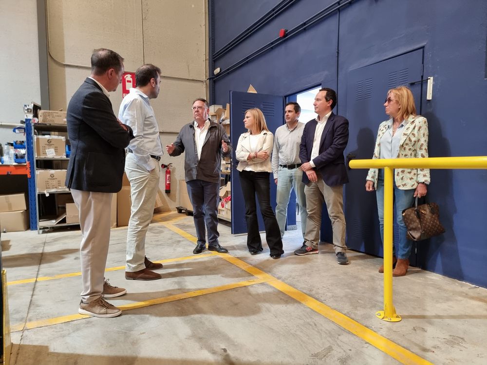 Els ministres d'Economia i d'Innovaci� i Ci�ncia visiten el pol�gon industrial de Riba-roja de T�ria