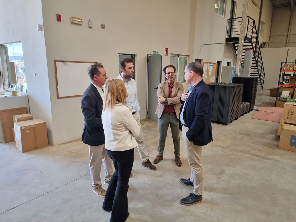 Els ministres d'Economia i d'Innovaci� i Ci�ncia visiten el pol�gon industrial de Riba-roja de T�ria