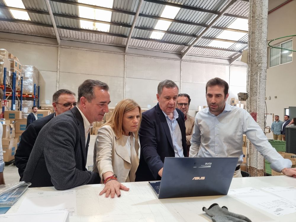 Els ministres d'Economia i d'Innovaci� i Ci�ncia visiten el pol�gon industrial de Riba-roja de T�ria