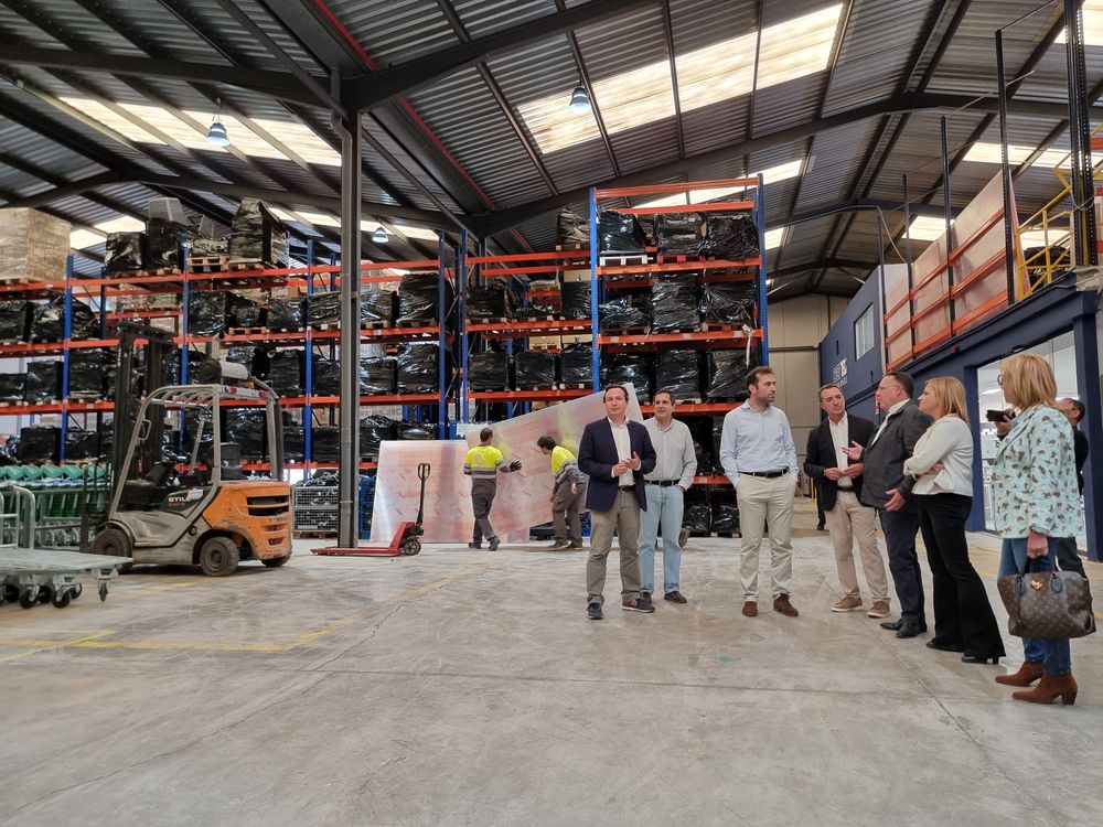 Els ministres d'Economia i d'Innovaci� i Ci�ncia visiten el pol�gon industrial de Riba-roja de T�ria
