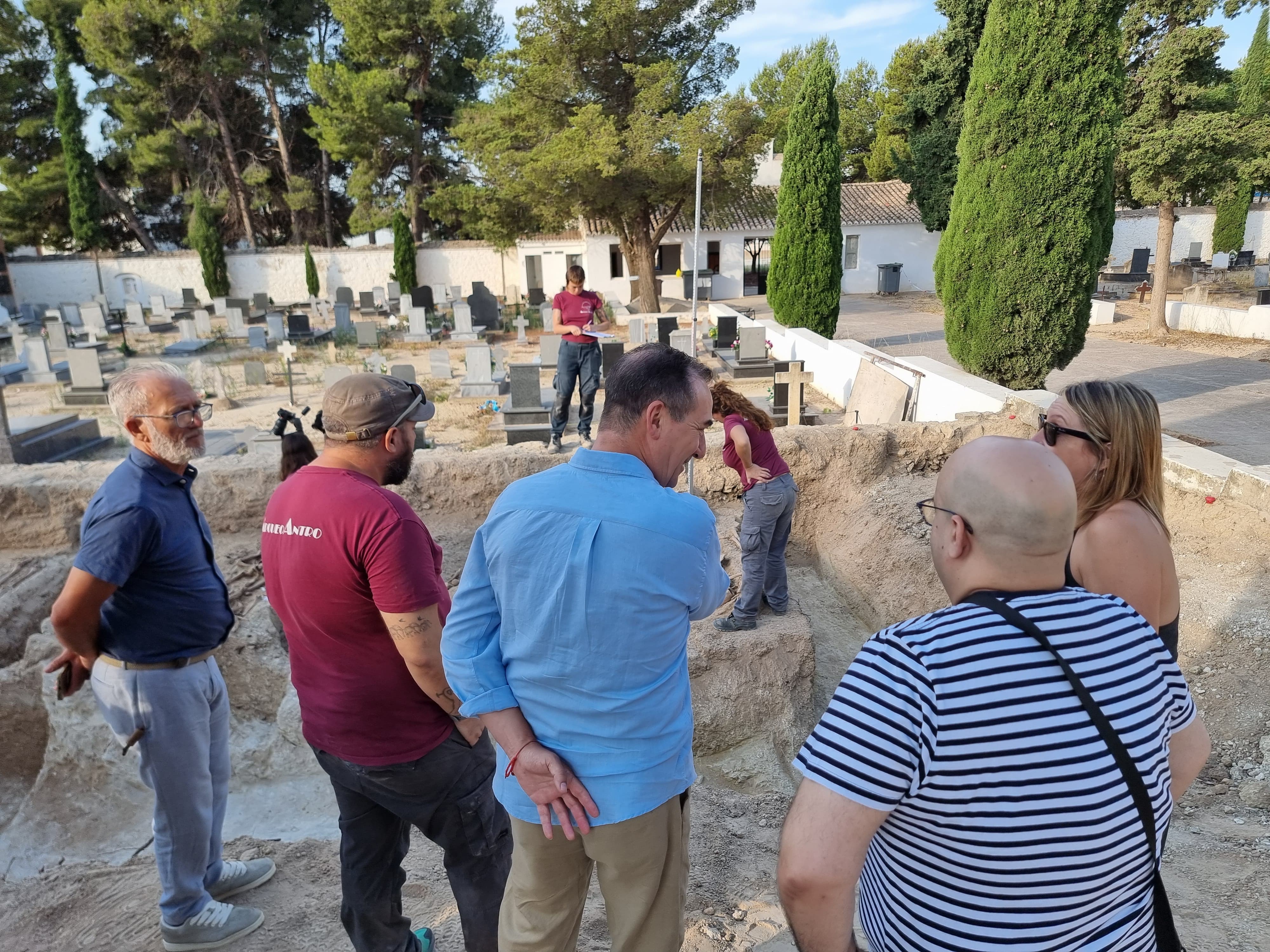 Tres dels deu cossos trobats en el Cementeri de Villar podrien correspondre als afusellats de Riba-roja despr�s de la Guerra Civil
