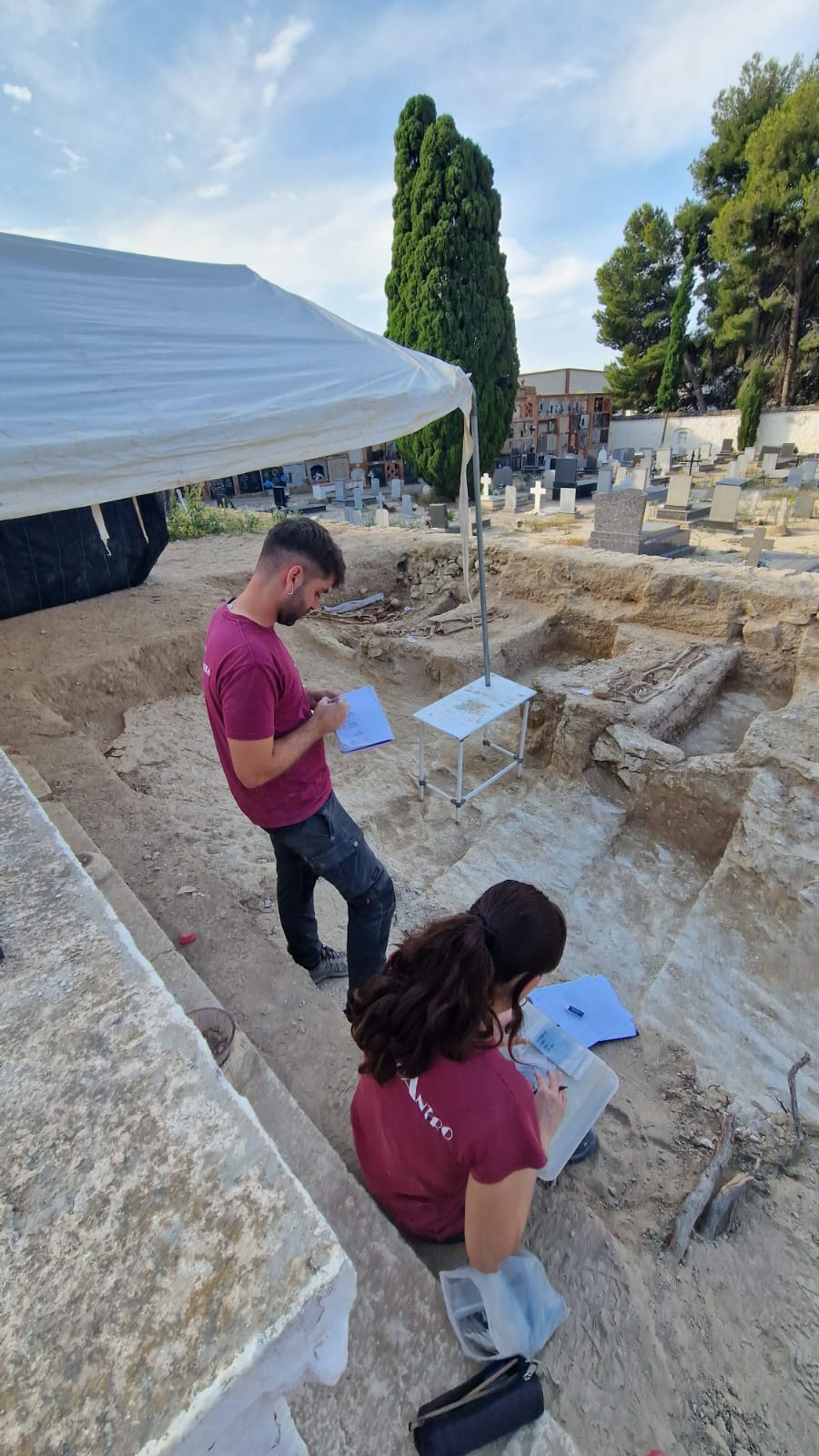 Tres dels deu cossos trobats en el Cementeri de Villar podrien correspondre als afusellats de Riba-roja despr�s de la Guerra Civil
