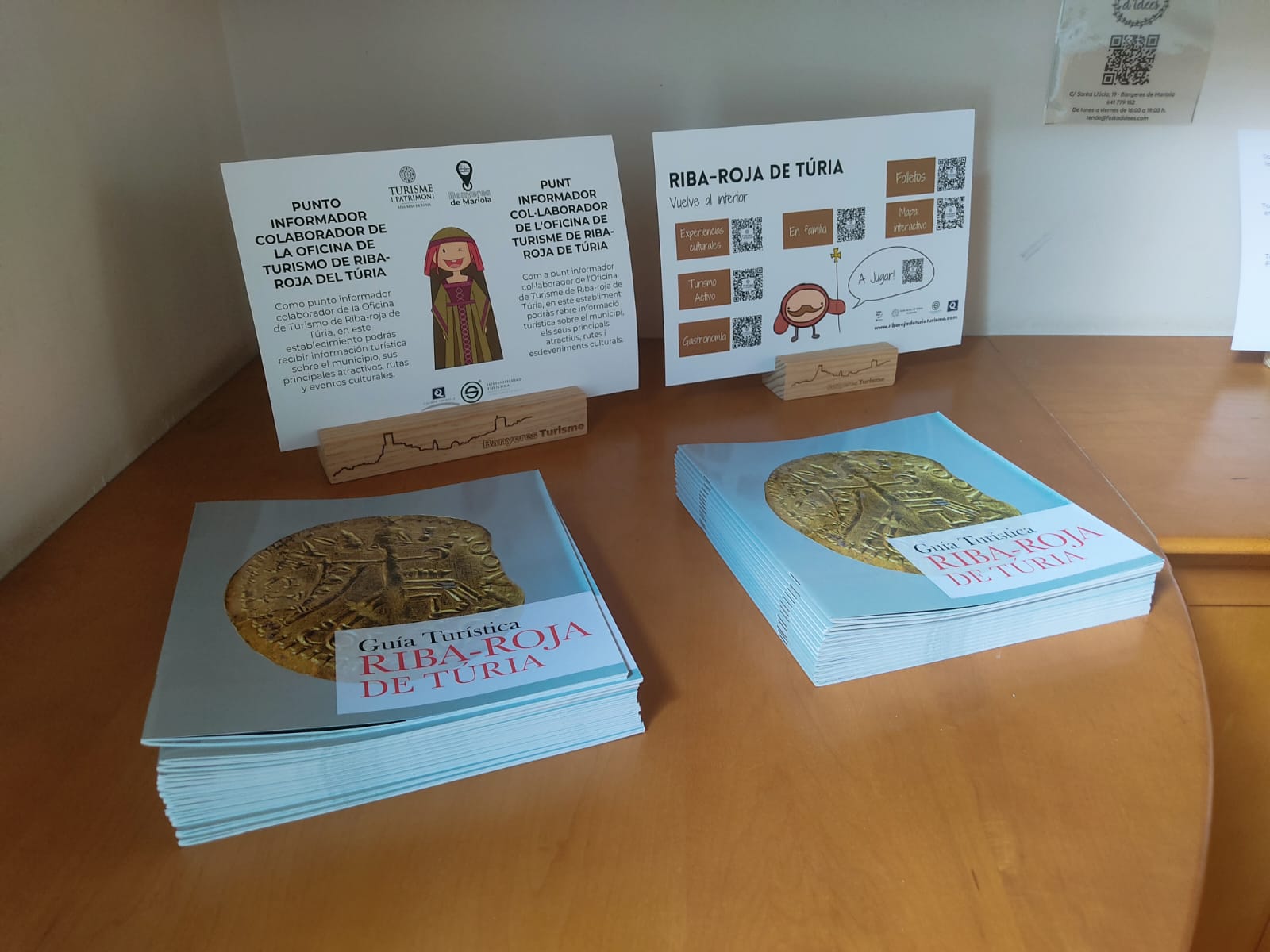 Riba-roja de T�ria y Banyeres de Mariola sellan un enlazamiento solidario entre sus oficinas de turismo
