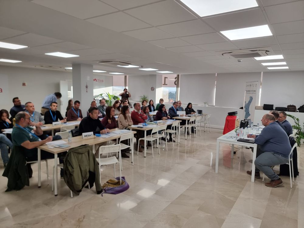 'Teixint futur: FP, empreses i territori' reunix mig centenar d'agents formatius i empresarials a Riba-roja de T�ria