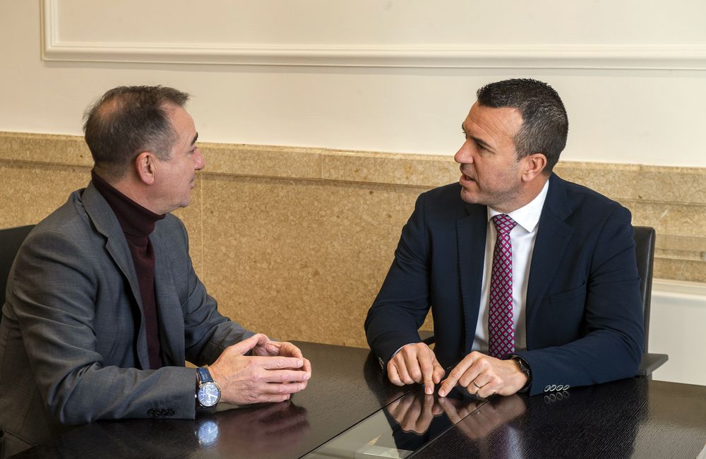 Momp� i Raga analitzen com evoluciona la reconstrucci� de Riba-roja despr�s de la dana