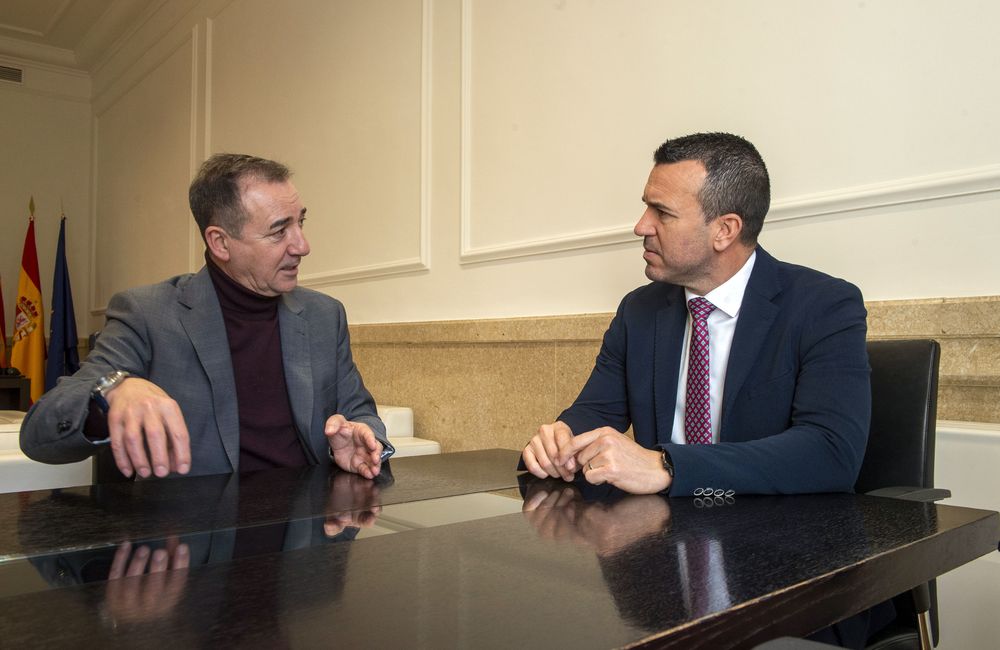 Momp� i Raga analitzen com evoluciona la reconstrucci� de Riba-roja despr�s de la dana