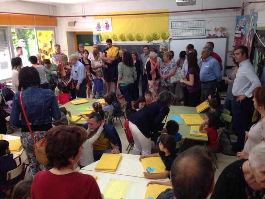 El CEIP Mas d' Escoto organiza una fiesta para los abuelos y las abuelas