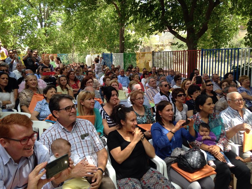 El CEIP Mas d' Escoto organiza una fiesta para los abuelos y las abuelas