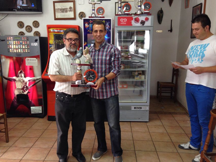 Concurso final local de Colombicultura Las 4 plumas en Ribarroja del Turia