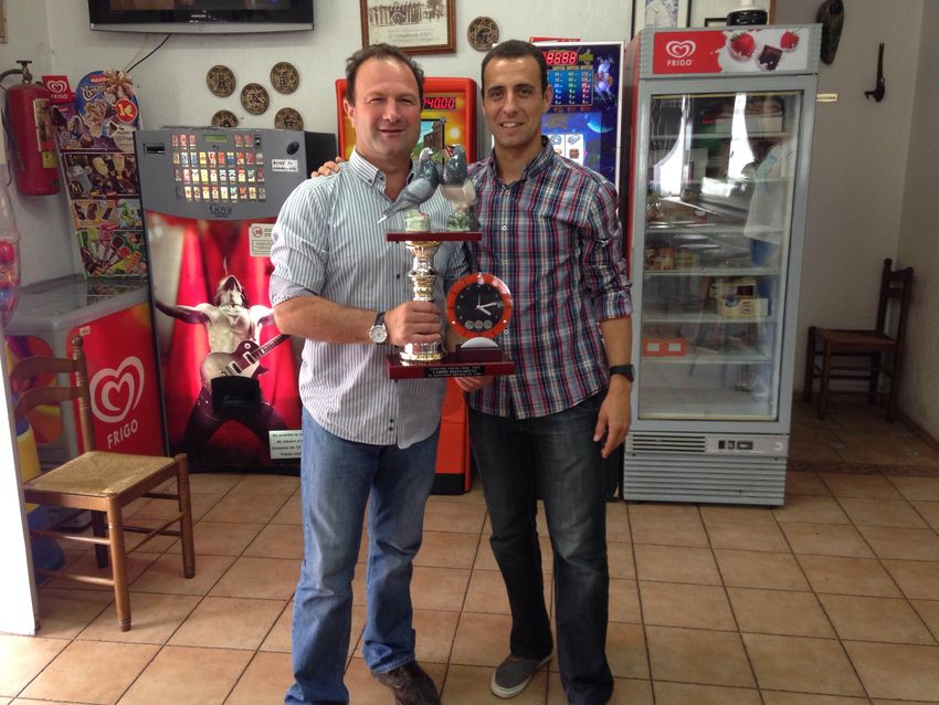 Concurso final local de Colombicultura Las 4 plumas en Ribarroja del Turia