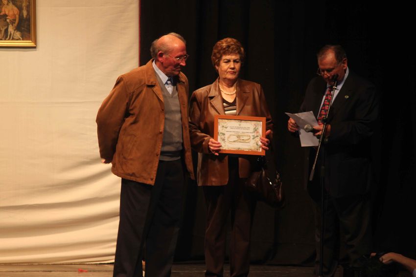 La UDP de Ribarroja del Turia homenajea las Bodas de Oro de 12 matrimonios 
