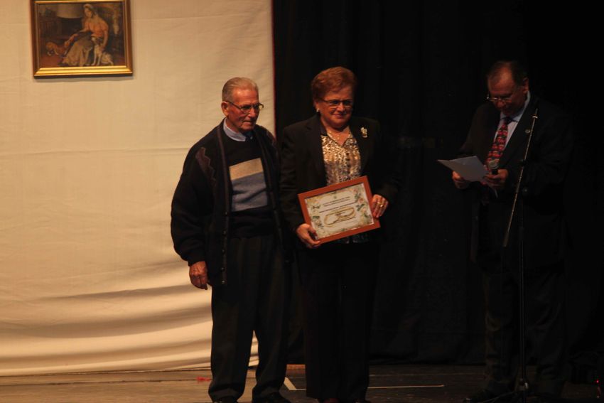 La UDP de Ribarroja del Turia homenajea las Bodas de Oro de 12 matrimonios 