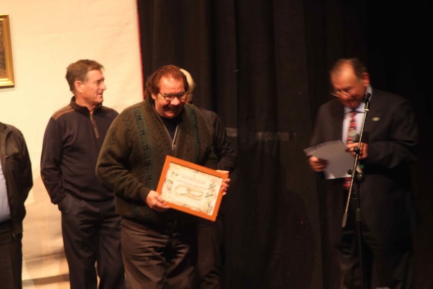 La UDP de Ribarroja del Turia homenajea las Bodas de Oro de 12 matrimonios 
